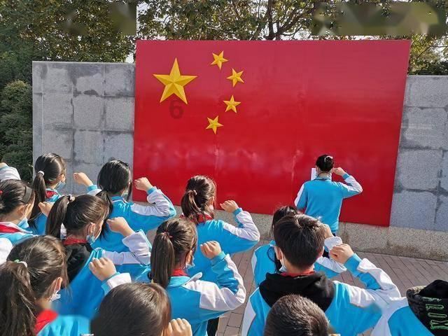正常的人为什么没有女朋友呢？游戏画面